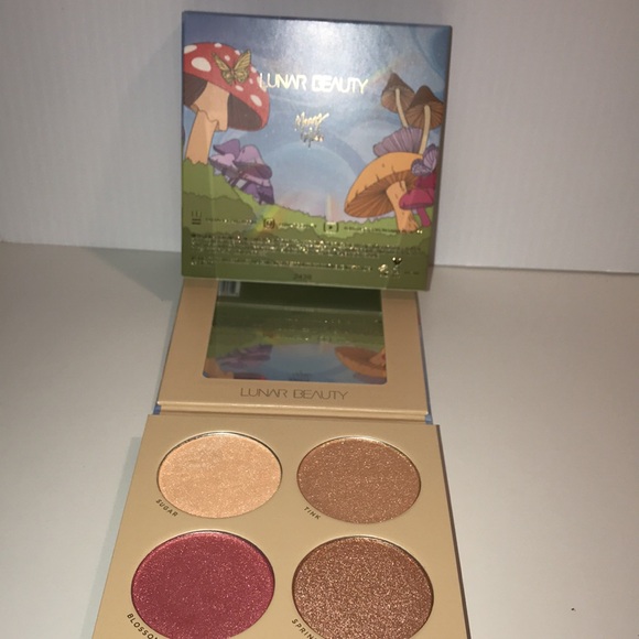 Lunar Beauty Moonshroom Highlighter Palette, NEW - Picture 4 of 10